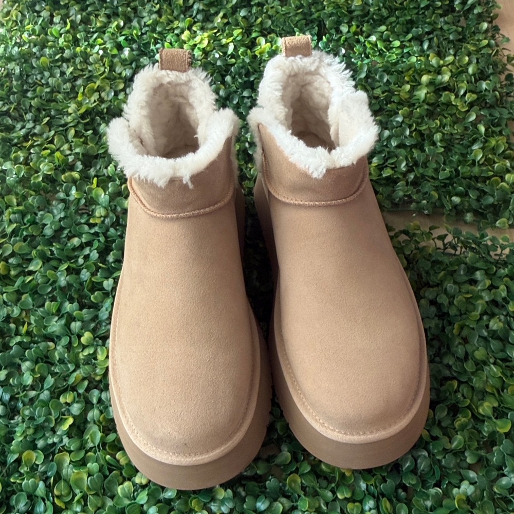Ugg Boots - image 4